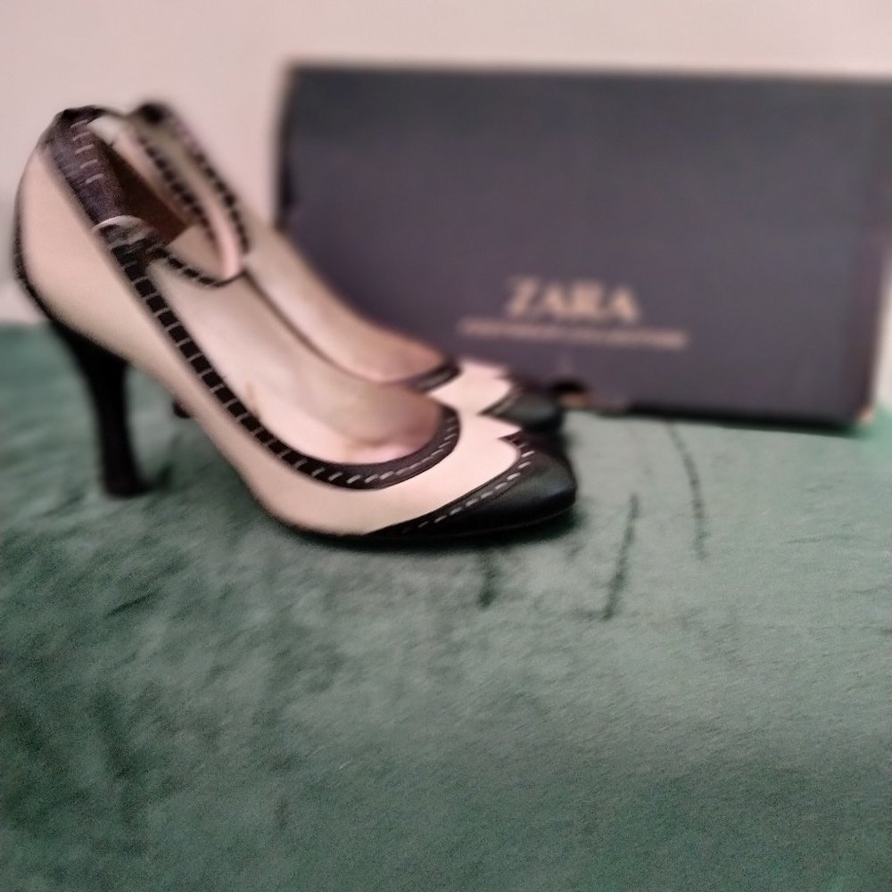 Retro Ankle Strap Wing Tip Shoes